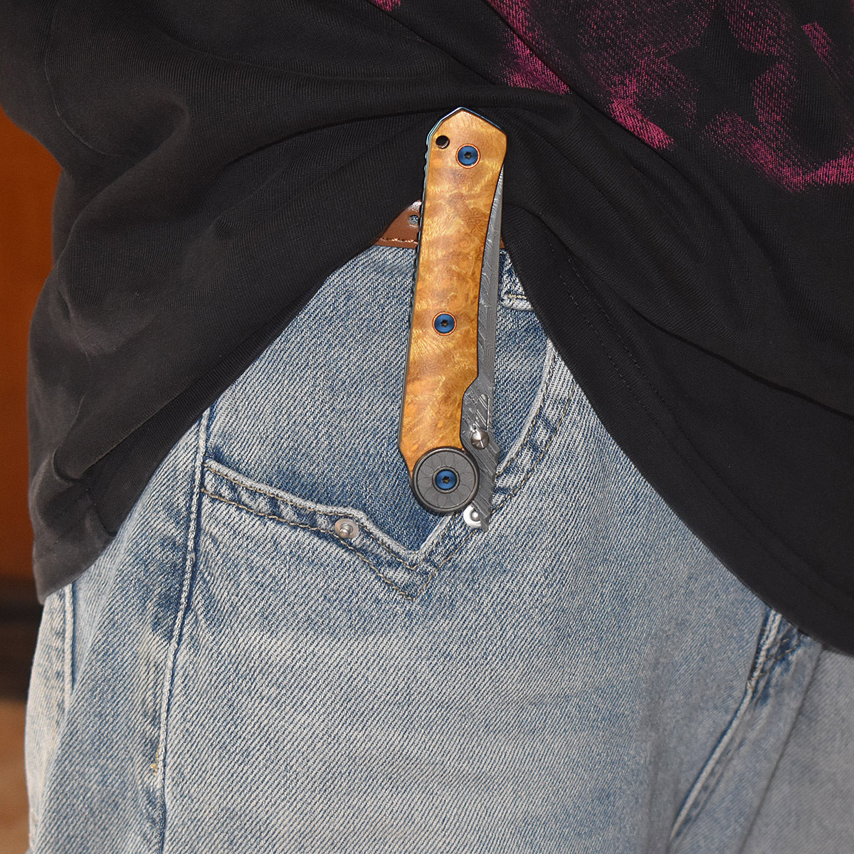 SolarFlame Damascus EDC Folding Knife - VG10 Steel with Golden Phoebe Handle