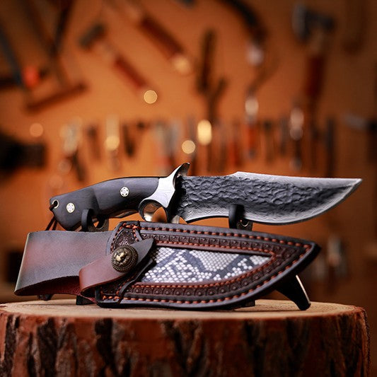 Obsidian Fang Damascus Hunting Knife - 105-Layer VG10 & Ebony Handle