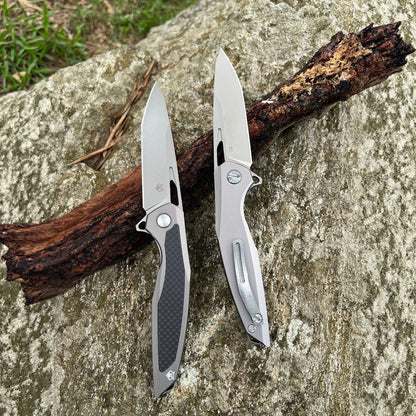 Razor-Edge Bear Claw D2 Steel Folding Knife - Carbon Fiber & Rosewood Options