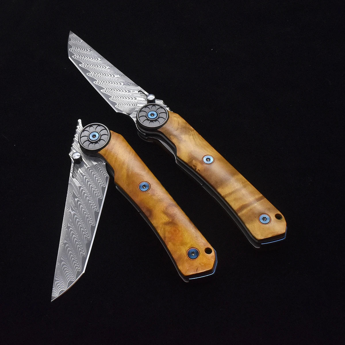 SolarFlame Damascus EDC Folding Knife - VG10 Steel with Golden Phoebe Handle